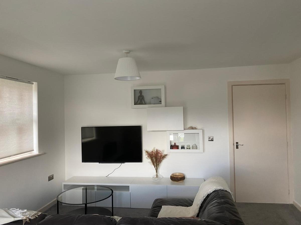 Marine Viewing 2 Bedrooms Flat Manchester Bagian luar foto